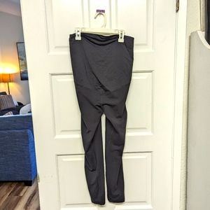 Workout maternity leggings